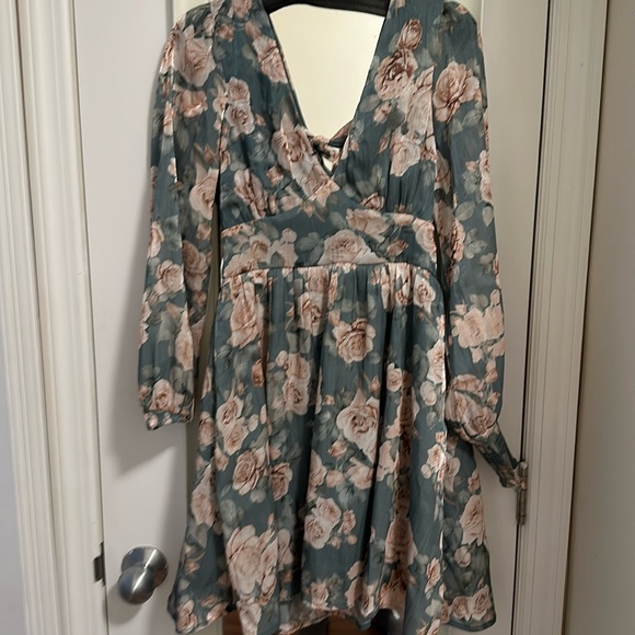 Altar’d State Dress EUC - Picture 1 of 4